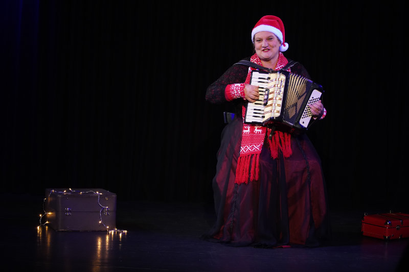 Theater Rotes Zebra, Doris Friedmann, "Stille Weihnacht"